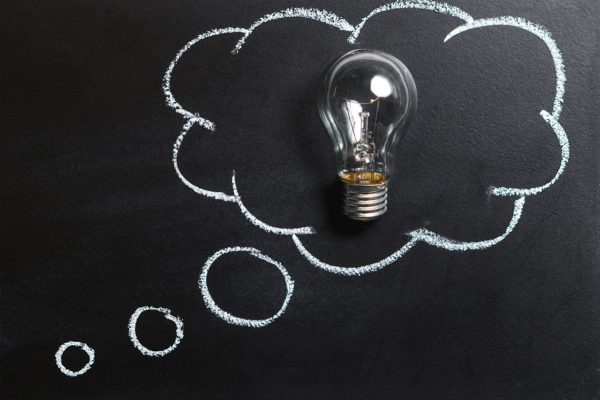 Più vuoto è il cervello, più lunga è la lingua